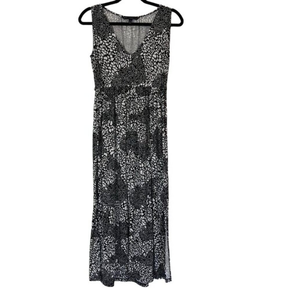 White House Black Market Dress XS Sleeveless Maxi Black and white Printed